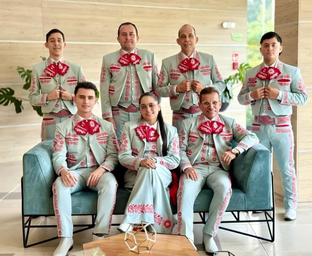Mariachi Sol de Colombia — Mariachis para Eventos en Bello