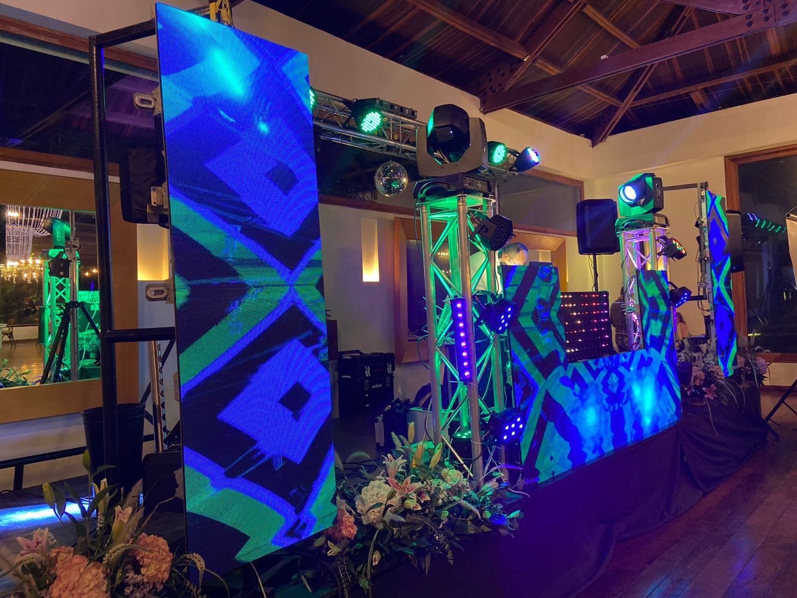 Voiz Producciones — DJ para Eventos en Medellín