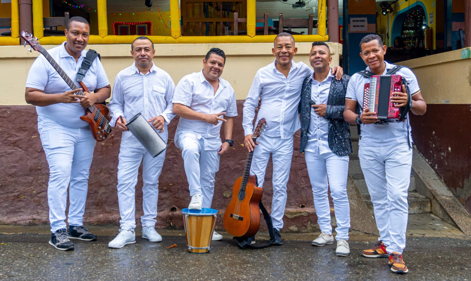 Los Primos del Vallenato — Banda Versátil en Envigado